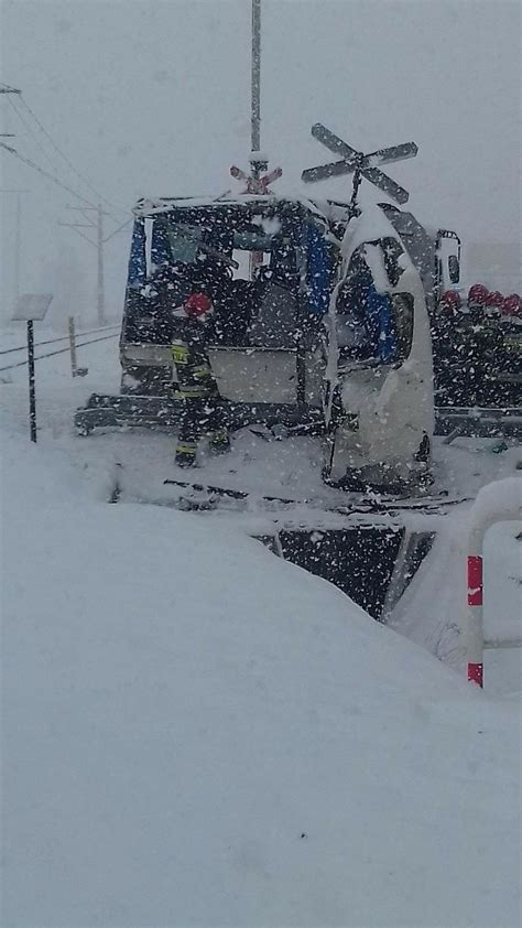 Wypadek W Szaflarach Pasa Erski Bus Wjecha Pod Poci G Zdj Cia