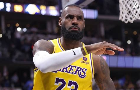 La Lakers Nba Insider Reports Lebron James Would Take Million Pay