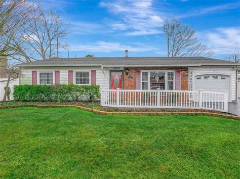 11741 Real Estate 11741 Homes For Sale Zillow