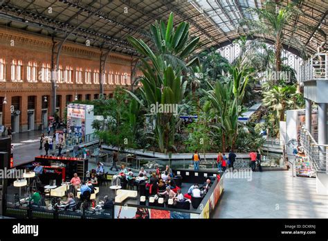 Estación De Atocha Fotografías E Imágenes De Alta Resolución Alamy