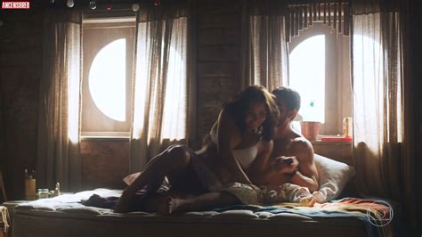 Naked Letícia Colin in Segundo Sol