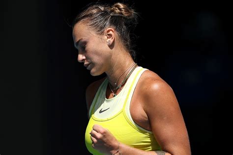 Australian Open Sabalenka Soffre Ma Non Crolla Vekic Doma Shnaider