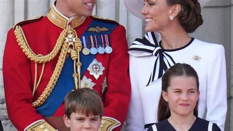 Photo Le Prince William Prince De Galles Avec Une Barbe De Quelques