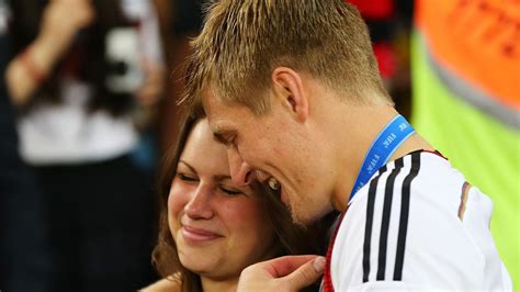 Toni Kroos Er Sagt Danke Und Richtet Emotionale Worte An Ehefrau