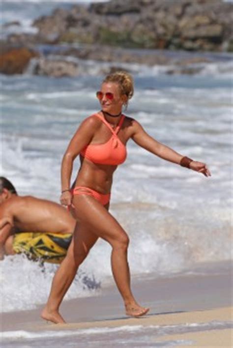 Britney Spears Neon Peach Bikini Beach In Hawaii 08 06 16 MQ Phun Org Forum