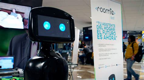 Emprendedores Crean A Roomiebot El Primer Robot Mexicano Asistente