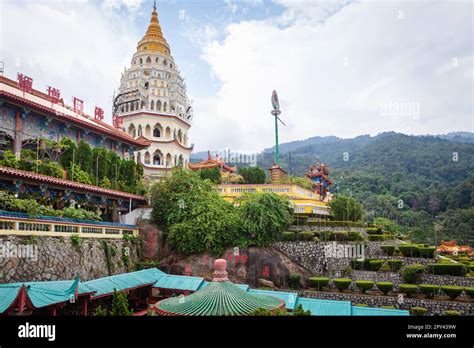 Buddhist Temple Of Supreme Bliss Kek Lok Si One Of Popular Tourist