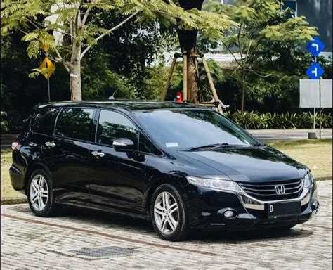 Mobil Besar Untuk Mudik Paling Dicari Di Olx Autos Setir Kanan