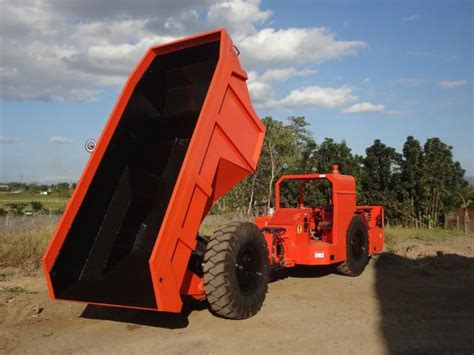 RT 15 Hydropower Low Profile Dump Truck For Mining Quarrying