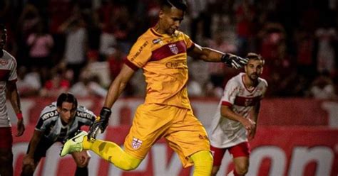 CRB bate Grêmio na Série B dois gols do goleiro Diogo Silva Estadão