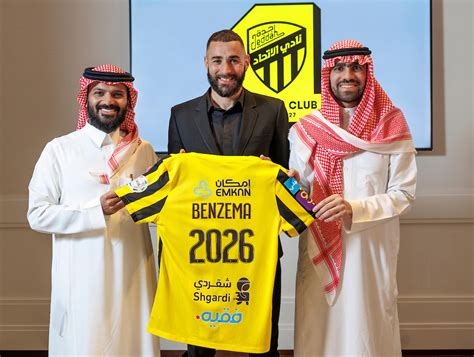 El club saudí Al Ittihad anuncia el fichaje de Benzema por tres