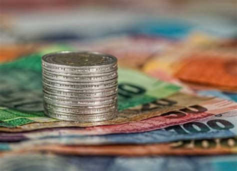 Las monedas cierran mixtas en América Latina