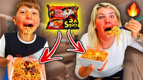 Eating The World S Spiciest Ramen Noodles Challenge Youtube