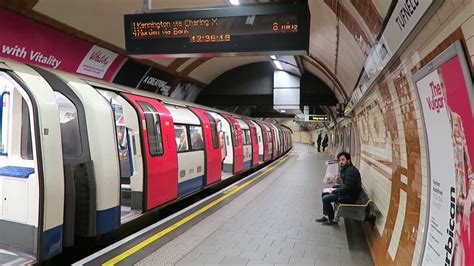 London Underground Northern Line 1995 Stock Trains At Tufnell Park 24