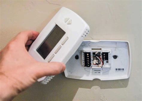 Home Thermostat Troubleshooting & Repairs | HomeTips