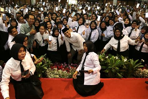 1 476 Guru PPPK Di Kota Surabaya Terima SK Pengangkatan Ini Pesan Wali