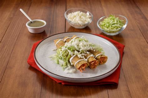 Recetas de tacos dorados de pollo Recetas Nestlé