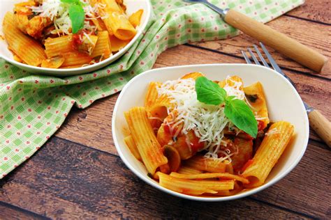 5 Ways To Make Parmesan Rigatoni With Chicken In Red Vodka Sauce