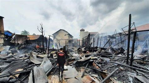 Polisi Selidiki Penyebab Kebakaran Yang Hanguskan Bangunan Di Jalan