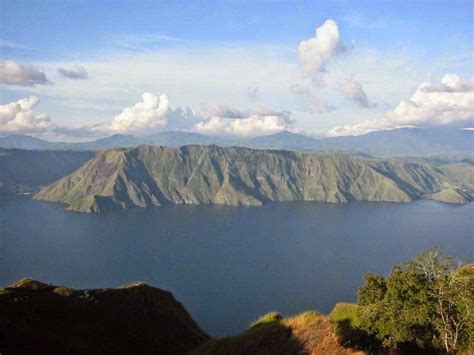 Travel in Indonesia Archipelago: Lake Toba - The Most Beautiful Volcano ...