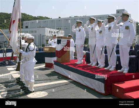 Marine Am Ricaine Le Parti Officiel Salue La Parades Couleurs Lors De