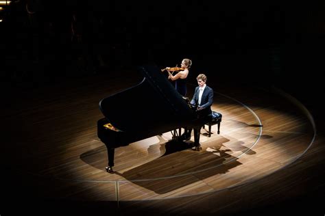 Julia Fischer Violine Und Jan Lisiecki Klavier Elbphilharmonie