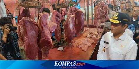 Tinjau Stok Kebutuhan Pokok Di Pasar Sei Kambing Pj Gubernur Sumut