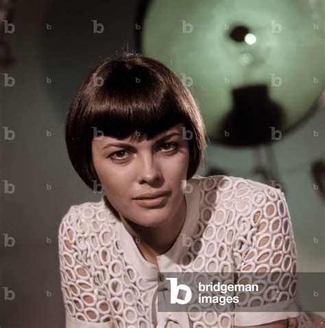 Image Of Portrait De MIREILLE MATHIEU Chanteuse Francaise Debut Des