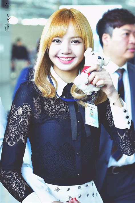 Pin By Lulamulala On Blackpink Lisa Hottest Photos Black Pink