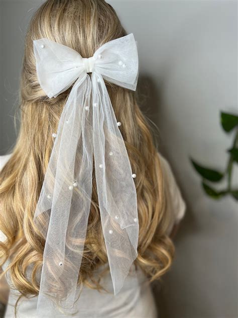 White Bridal Hair Bow Etsy Uk Tulle Hair Bows Diy Wedding Hair Bridal Hair