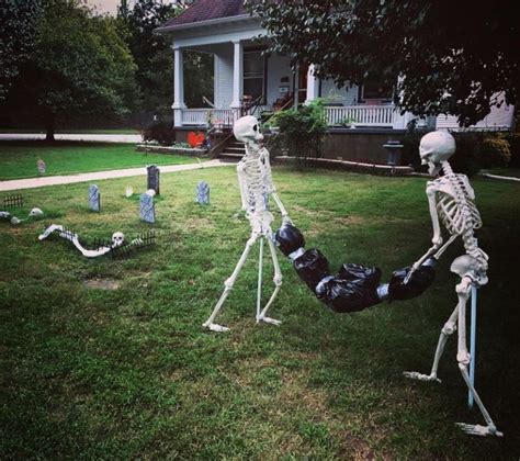 80+ Skeleton Halloween Decoration Ideas for Outdoors | Halloween skeleton decorations, Halloween ...