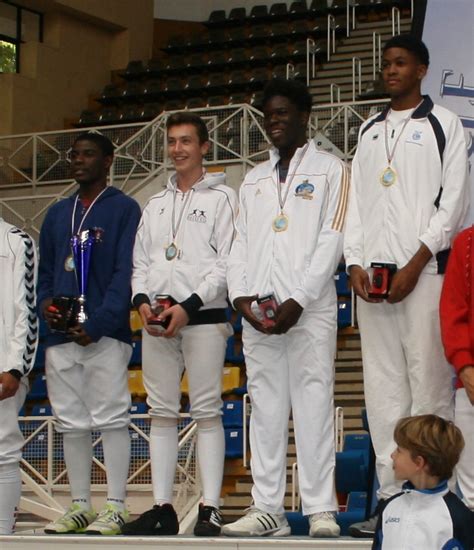 Podium équipe de France circuit de Chalons Escrime en Occitanie