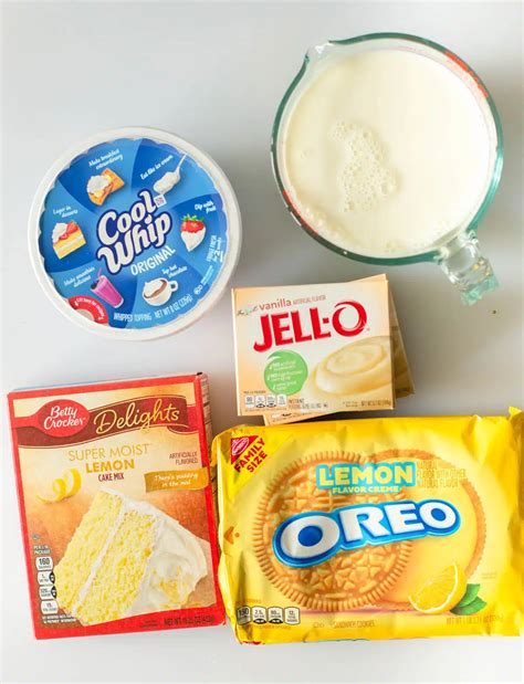 lemon poke cake 3