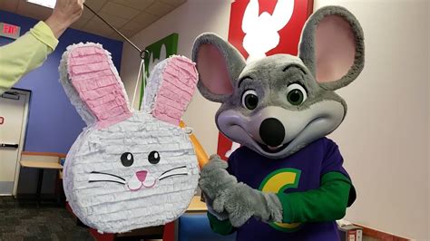 Chuck E Cheese And The Easter Bunny Pinata Easter Egg Surprise Toys And Easter Ts Youtube