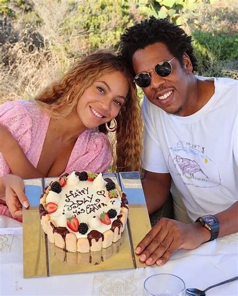 Beyoncé Suddenly Released A Series Of Rare Moments With Her Husband Jay