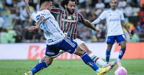 Em jogo truncado Fluminense vence Cruzeiro e respira no Brasileirão