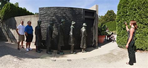 Virtual Tour At Grounds For Sculpture Of Depression Bread Line By