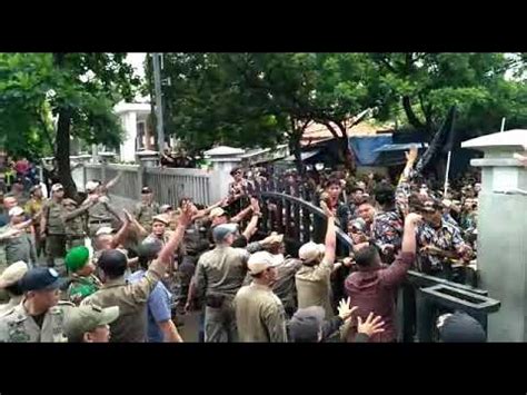 Ormas Gmbi Demo Di Depan Pemkot Bekasi Youtube