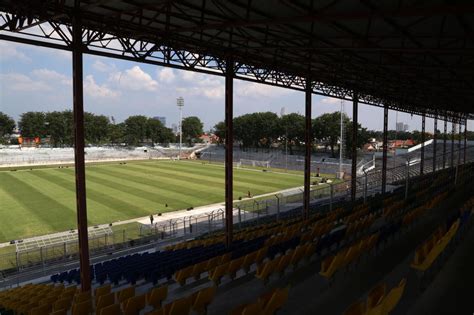 Foto Renovasi Stadion Gelora November Surabaya Rampung