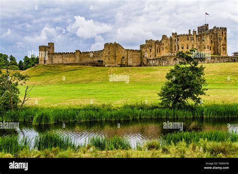 Alnwick Castle Alnwick Northumberland Uk Stock Photo Alamy