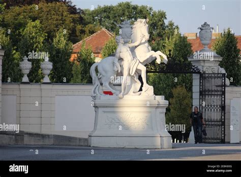 Vienna Sculptures And Streets Stock Photo Alamy