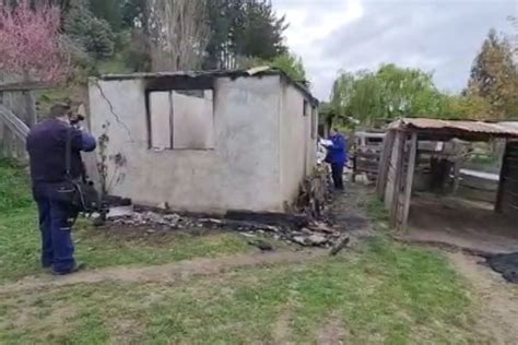 Macrozona Sur Desconocidos Queman Una Casa Tras Ataque Incendiario En