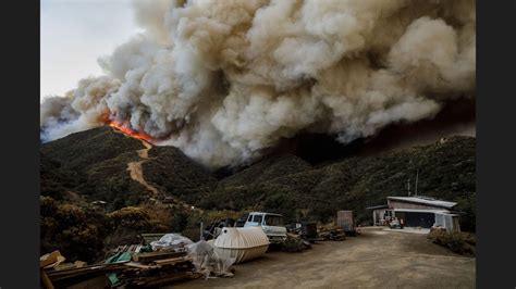 Thomas Fire Thousands Of Acres Burn In Ventura County Los Angeles Times