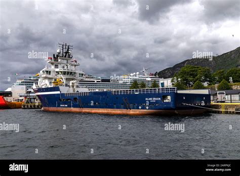 Fire Fighting Vessel In Harbour Hi Res Stock Photography And Images Alamy