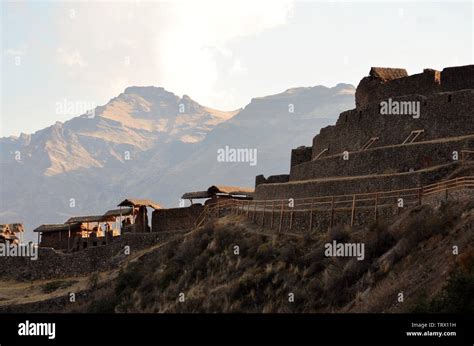 Peru Cusco Ollantaytambo Hermoso Paisaje Del Valle Sagrado De Los Incas El Valle Sagrado De