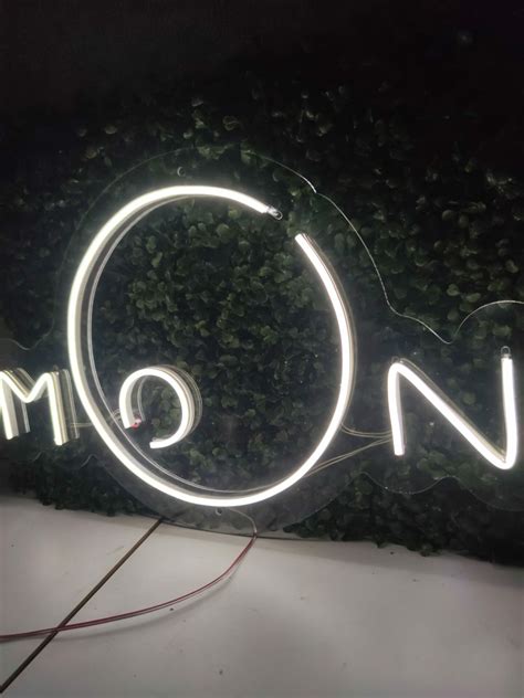 Moon Ay Neon Led Tabela