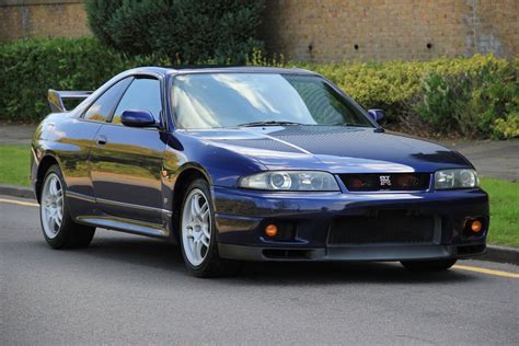 Buying A Nissan GT-R R33 - Complete Guide - Garage Dreams