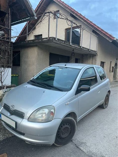 Toyota Yaris 1 0 VVT I 3v Luna 2002 L