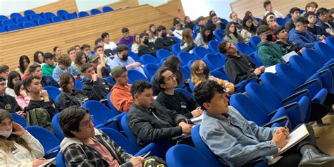 Más de 400 estudiantes han participado en los nuevos programas de