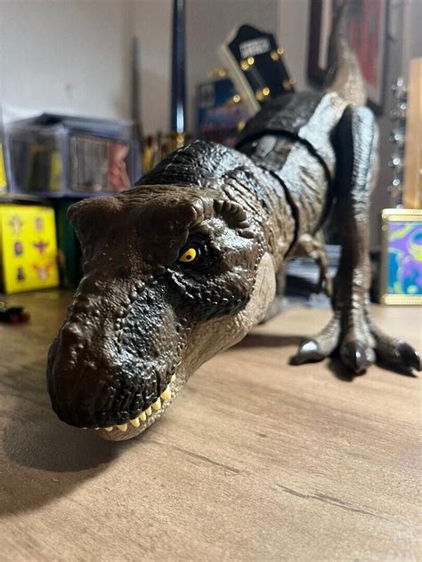 Mavin JURASSIC WORLD DOMINION TYRANNOSAURUS REX T REX THRASH N